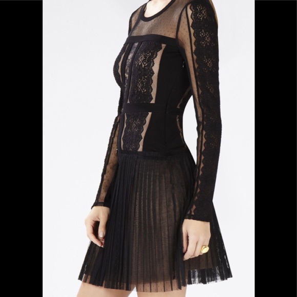 BCBGMaxAzria Dresses & Skirts - BCBGMAXAZRIA
BCBG Maxazria Stef Lace-Blocked